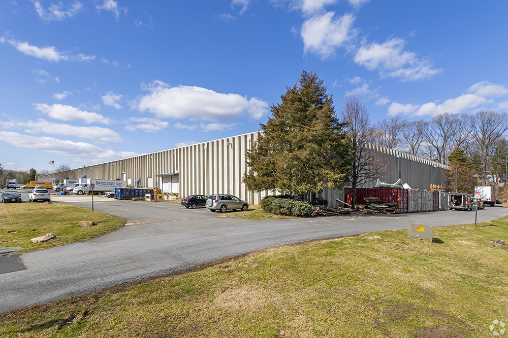 Oliver Street Capital and Blue blood AI Real Estate Acquire Three Infill Industrial Properties in Washington, D.C. Metropolitan Area  